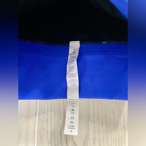 Lululemon Kick Serve Sweat Bra Black, Blazer Blue Size 4 EUC - Picture 5 of 6